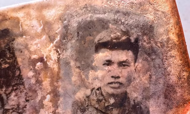 Tìm thân nhân liệt sĩ qua bức ảnh chân dung trong mộ tập thể tại Đồng Nai