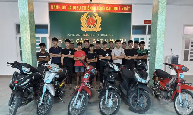 Tóm gọn nhóm 'quái xế' múa dao gây náo loạn trung tâm TP.Đồng Nai