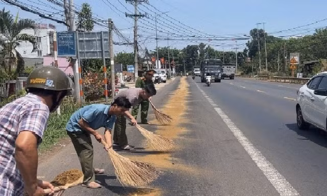 Vệt dầu tử thần trên quốc lộ 20