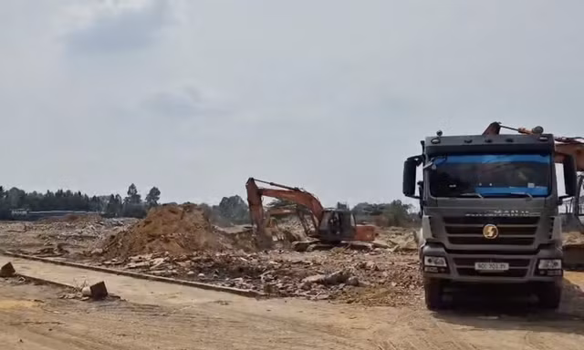 Nước rút giải tỏa trắng khu công nghiệp đầu tiên của Việt Nam