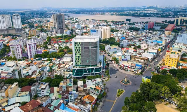  Tán thành chủ trương thành lập thành phố Đồng Nai trực thuộc Trung ương