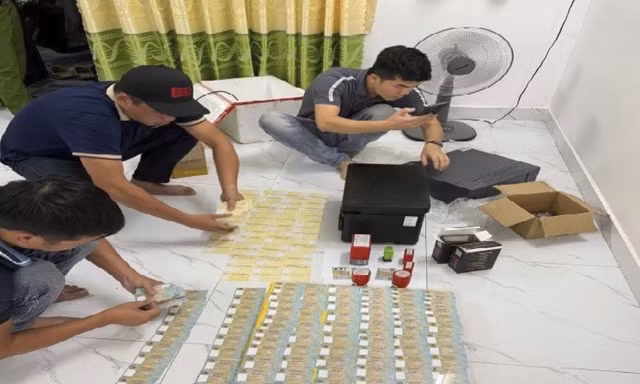 Triệt phá đường dây làm giả giấy tờ quy mô lớn 