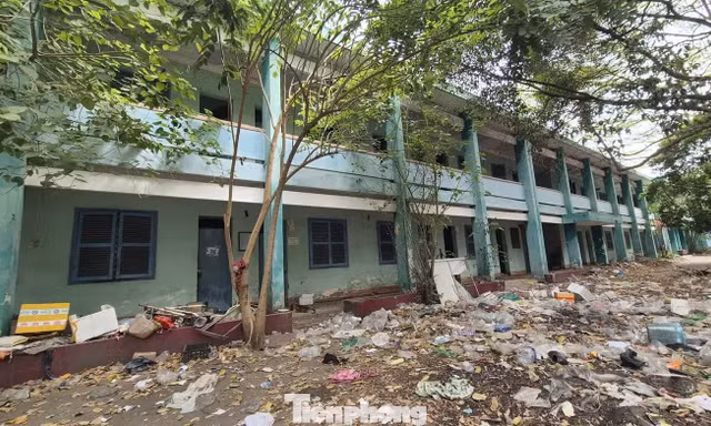 Nhiều trụ sở công dôi dư 'đắp chiếu'