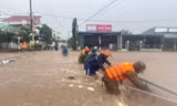 Mưa lớn gây ngập ở Khánh Hòa, nhiều khu vực bị chia cắt