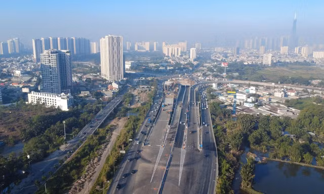 Tài xế cần lưu ý gì sau khi hầm chui dài nhất nút giao An Phú thông xe?