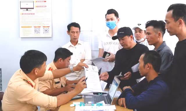 Quy định mới về cấp đổi giấy phép lái xe ô tô người dân nên biết 