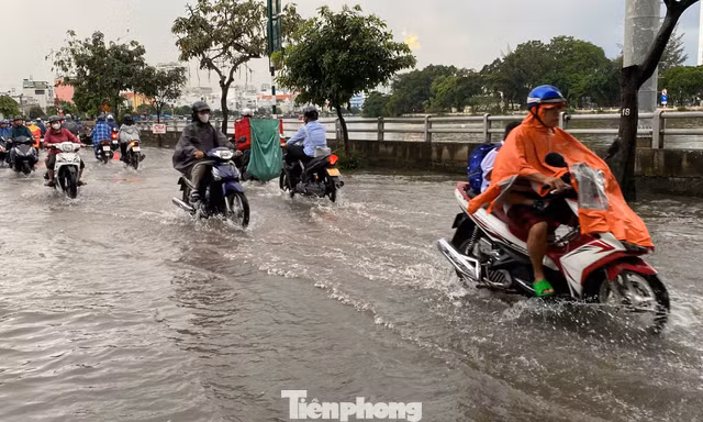 Cảnh báo triều cường sắp đạt đỉnh ở TPHCM