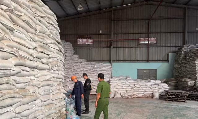 Phá đường dây sản xuất phân bón giả quy mô lớn ở Tây Ninh 