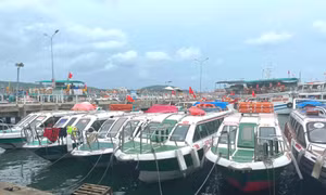 Vụ lật ca nô 15 người tử vong: Vì sao phương tiện thiết kế kín mít? 