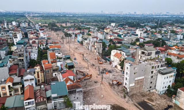 Cận cảnh đường công vụ kết nối trung tâm Hà Nội với công trường cầu Tứ Liên