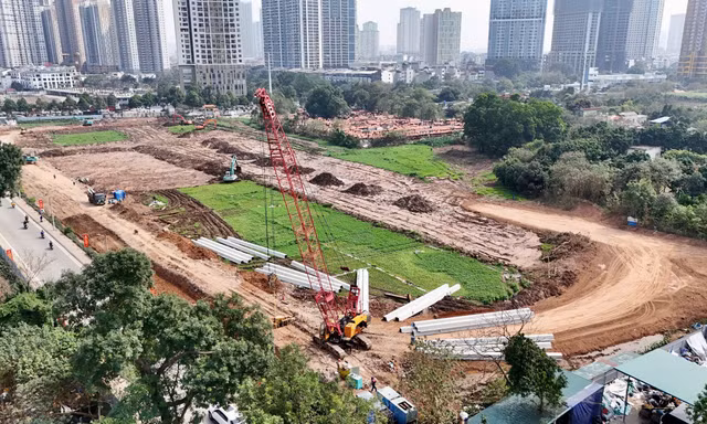 Bên trong công trường hồ điều hòa chống ngập gần 400 tỷ đồng ở Hà Nội 