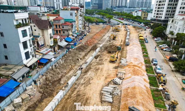 Trên công trường dự án Vành đai 2,5 vừa thi công, vừa giải phóng mặt bằng