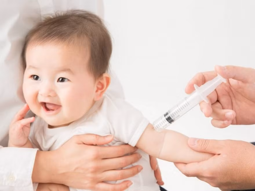 Dịch COVID-19 khiến nhiều người không dám đến nơi đông người