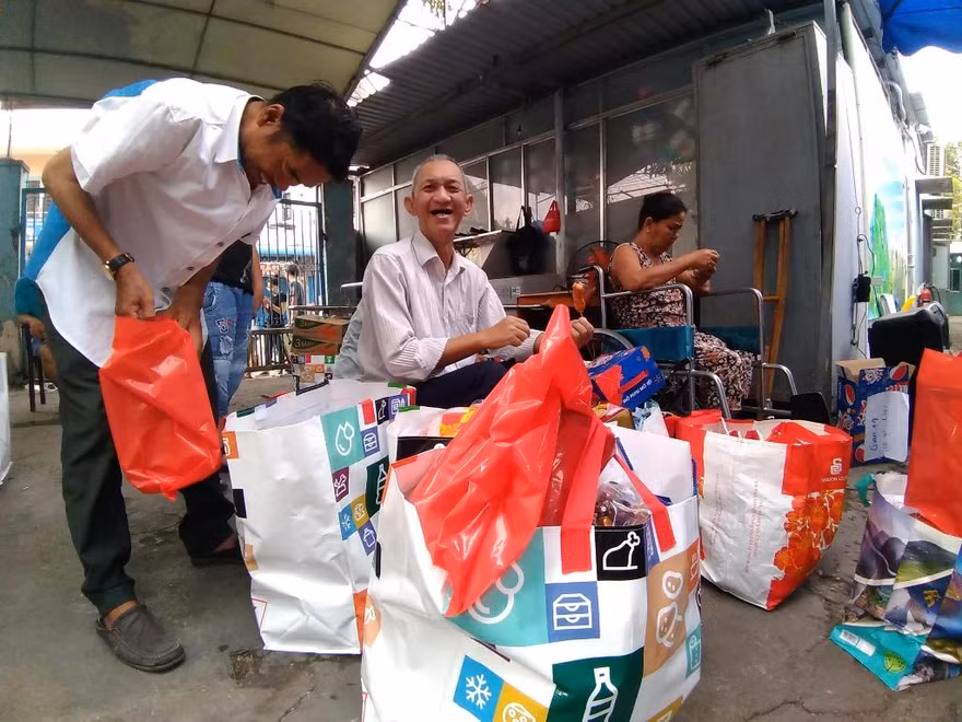 Ấm lòng phiên chợ 0 đồng cho bệnh nhân