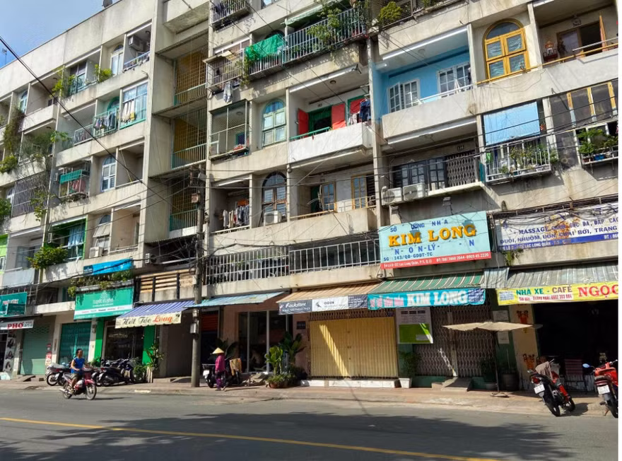 TPHCM cách ly tập trung 2 người tiếp xúc bệnh nhân 420 ​