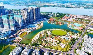 Giá trung tâm đạt đỉnh, giới đầu tư đổ về khu Đông săn cơ hội sở hữu bất động sản 'chân sóng'