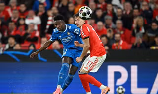 Siêu phẩm của Vinicius đưa Real Madrid thắng Benfica lượt đi play-off Champions League 