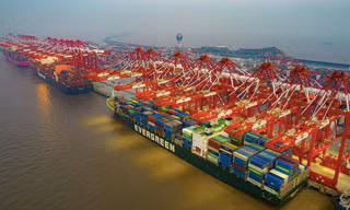 Tổng thống Mỹ Trump dịu giọng sau khi dọa áp thuế 100% với Trung Quốc