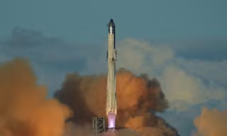 SpaceX phóng tên lửa lớn nhất lịch sử lên vũ trụ