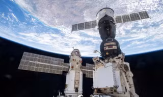 NASA yêu cầu các phi hành gia sơ tán khỏi trạm vũ trụ vì sự cố rò rỉ