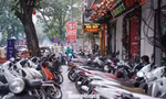 Vỉa hè Hà Nội - nơi thông thoáng, chỗ lộn xộn
