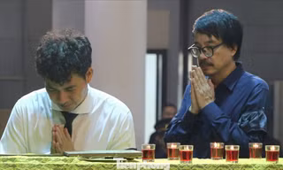 NSND Xuân Bắc, diễn viên Vân Dung viếng NSND Phạm Thị Thành 
