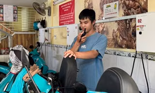 Bí mật bên trong trạm sạc xe điện ở TPHCM khiến tài xế tới kín mỗi ngày