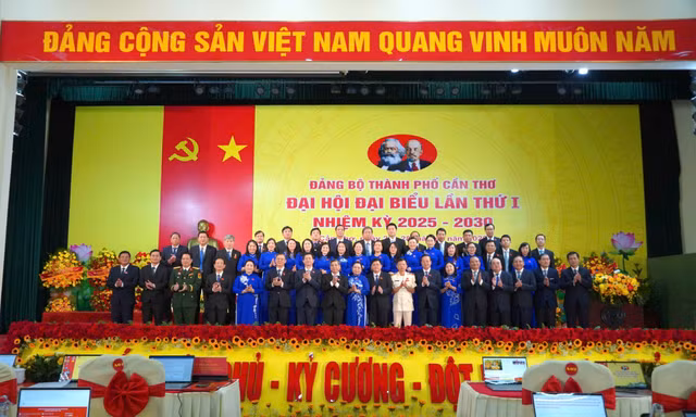 Bế mạc Đại hội Đảng bộ thành phố Cần Thơ lần thứ I