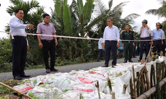 Vĩnh Long: 9 điểm sạt lở đặc biệt nguy hiểm trên tuyến đê bao ven sông Hậu