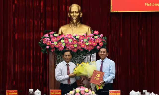 Ban Bí thư Trung ương Đảng điều động, chỉ định nhân sự ở Vĩnh Long