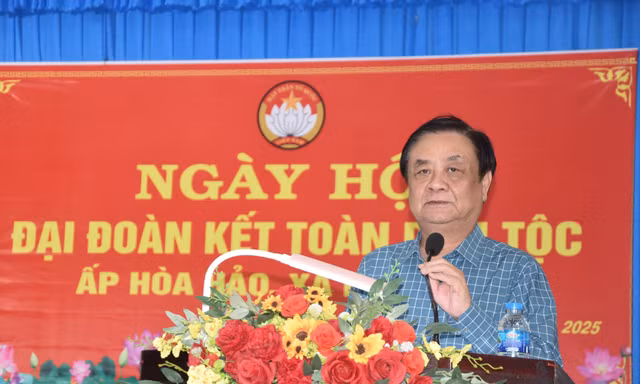 Phó chủ tịch Quốc hội Lê Minh Hoan dự Ngày hội Đại đoàn kết tại Đồng Tháp 