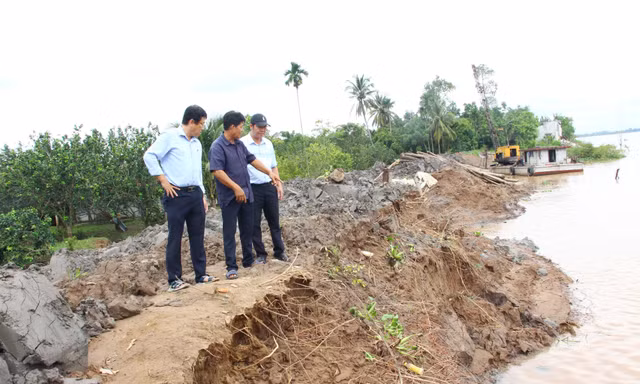 Vĩnh Long sẽ chuyển cồn 30ha bị sạt lở trên sông Cổ Chiên thành mỏ cát