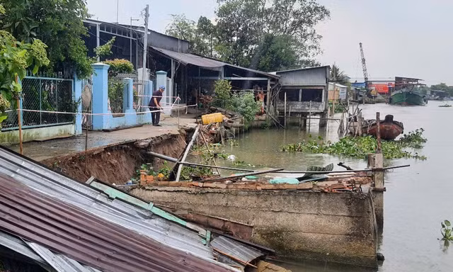 Hàng trăm điểm sạt lở mới, nhiều nơi ở Cần Thơ ‘báo động đỏ’