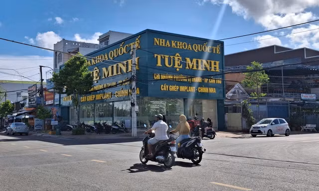 Đình chỉ 4 cơ sở nha khoa hoạt động 'chui'