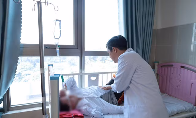 Số ca nhập viện sau khi ăn bánh mì tại Đồng Tháp đã lên 218 người 