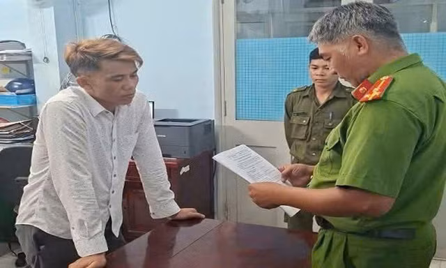 Khởi tố đối tượng cầm dao khống chế, hành hung nữ thẩm phán tại Đồng Tháp