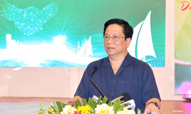 Chủ tịch An Giang: 'Sở ngành gây rắc rối, doanh nghiệp gửi thẳng văn bản cho tôi'