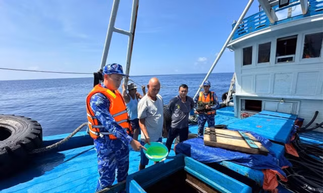 Bắt giữ tàu chở hơn 150.000 lít dầu D.O