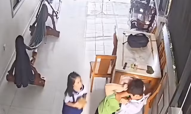 Xác minh đoạn video nam sinh lớp 7 đánh người thân