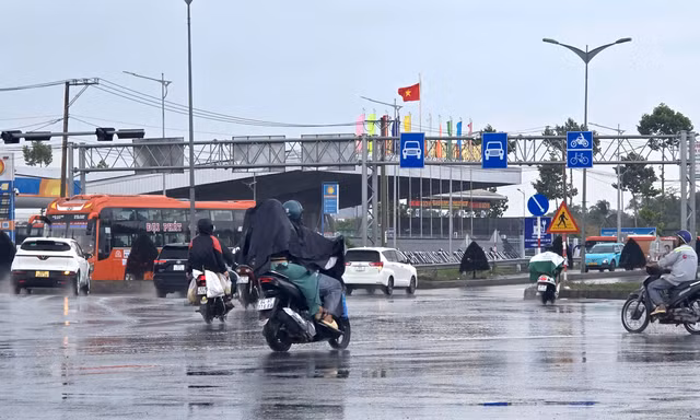 Cần Thơ đón 'mưa giải nhiệt'