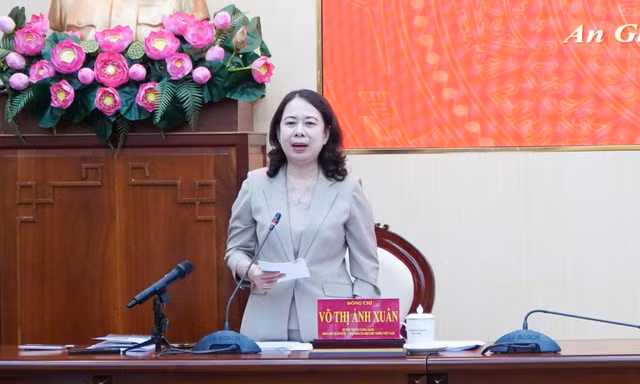 Phó Chủ tịch nước lưu ý An Giang nâng cao chất lượng đội ngũ cán bộ xã