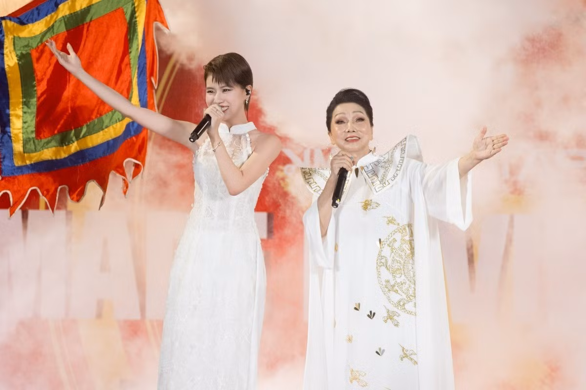 nghe-si-trinh-dien-tai-dem-nhac.jpg