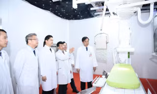 Bệnh viện Bạch Mai đưa hơn 1.500 thiết bị y tế hiện đại vào vận hành