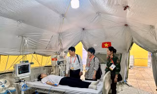 Gần 500 người được hỗ trợ y tế, 40 ca nặng chuyển viện trong ngày Tổng duyệt A80