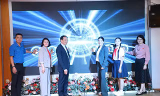 Trẻ em Việt Nam đang đối mặt với những cạm bẫy mới