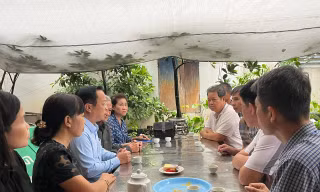 Vụ lật tàu ở Quảng Ninh: 7 học sinh Hà Nội thương vong