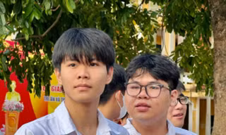 Điểm Toán giảm mạnh, Vật lý dễ 'bất thường' , tổ hợp B00, A00 sẽ giảm 