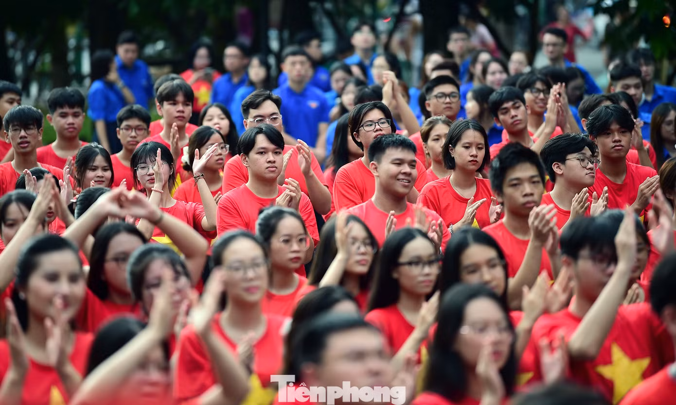 tp-xuantung-chaoco-toiyeutoquoctoi-hanoi10.jpg