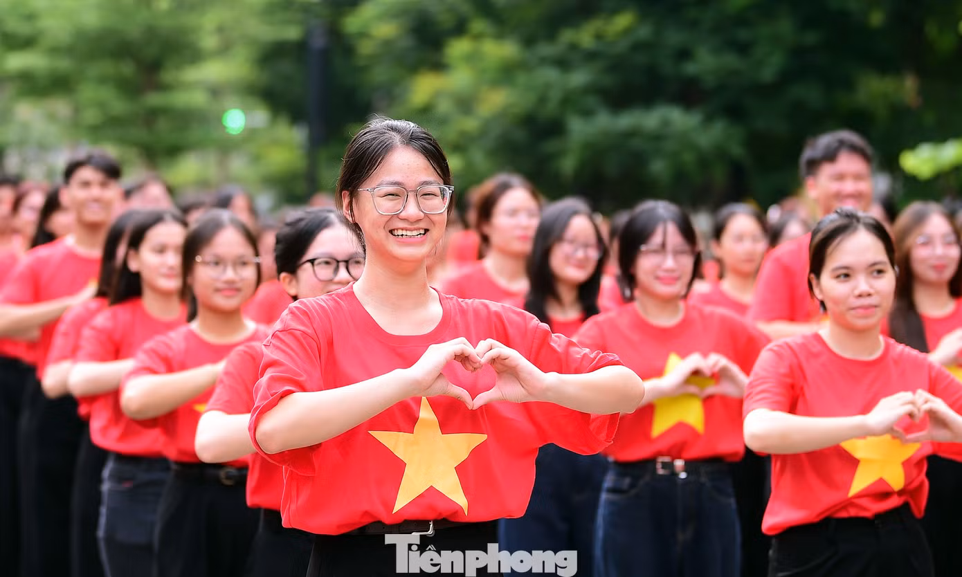 tp-xuantung-toiyeutoquoc-gioitre9.jpg