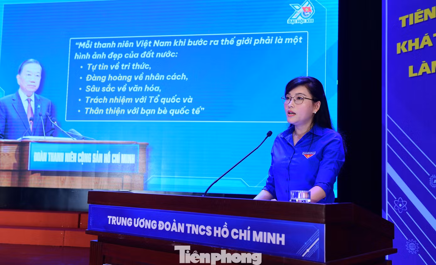 tp-chi-hohongnguyen2.jpg